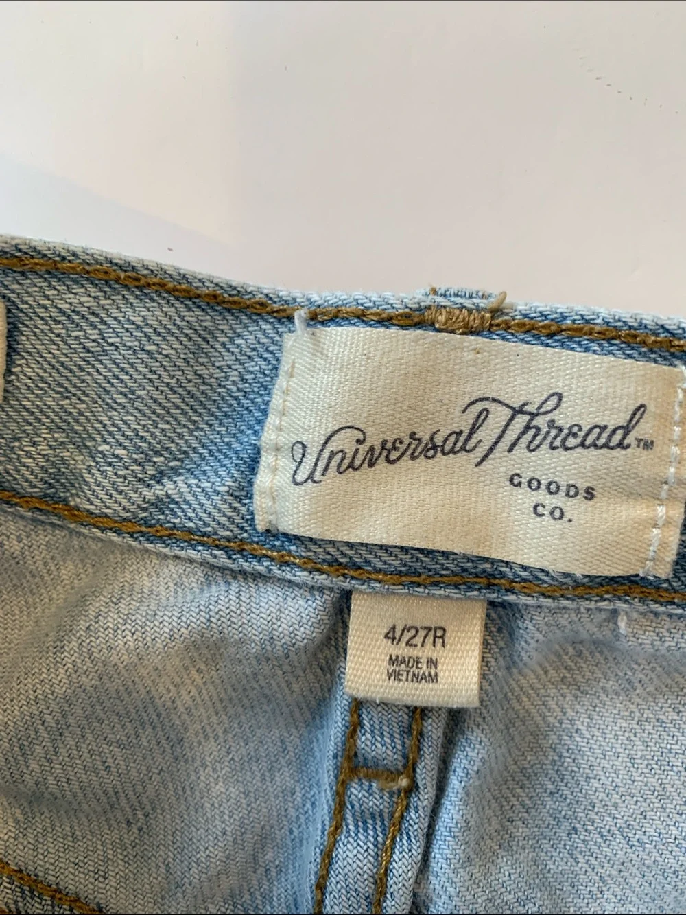Universal Thread Women’s Size 4 / 27 Relaxed Fit Wide Leg 100% Cotton Jeans